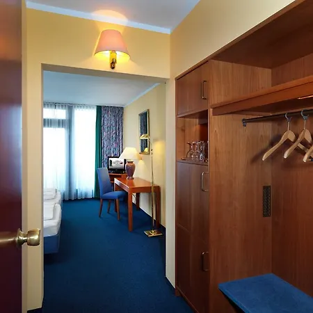 路德维希港伊克赛尔瑟酒店 酒店 莱茵河畔路德维希港